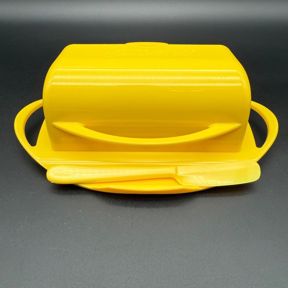 Butterie Convenient Flip-Top Lid Butter Dish w/ Matching Spreader Yellow
